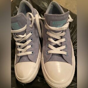 Blue denim with padded tongue